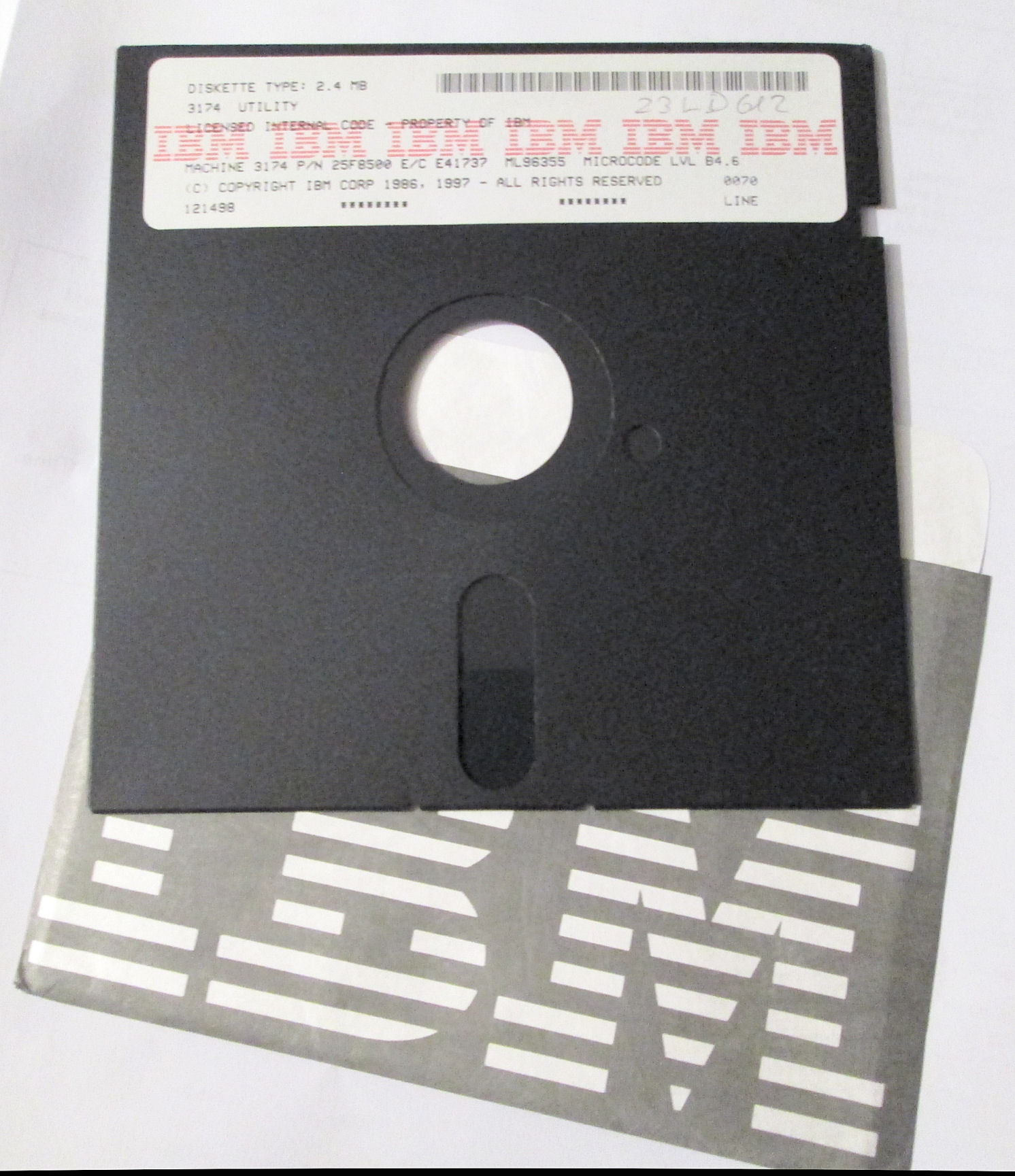3 1/2" slightly squished box 3.5 in DSDD floppy disks 